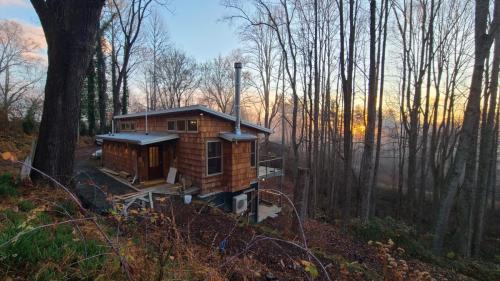 bracken_cabin_brevard_north_carolina_exterior__14